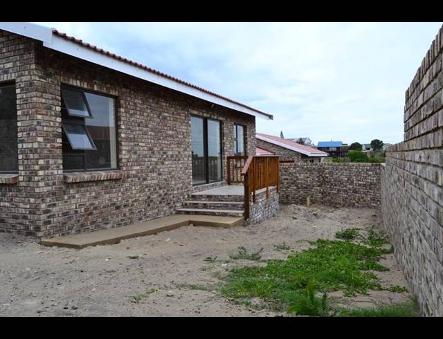 3 BEDROOM TOWNHOUSE FOR SALE IN DANA BAY